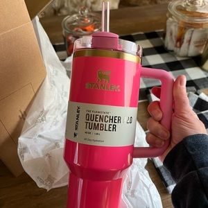 READY TO SHIP! Stanley pink parade 40oz Quencher BNIB